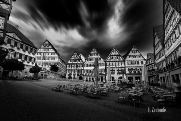 Schwarzweiss-Aufnahme am Markplatz in Herrenberg