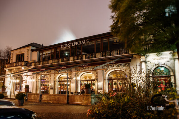 Nachtaufnahme am Künstlerhaus in München