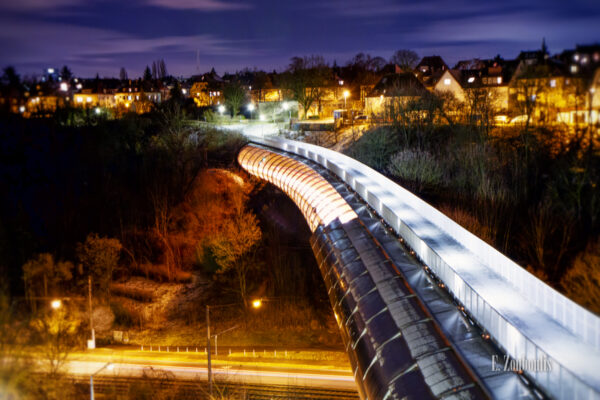 Nachtaufnahme des Österfeldtunnels in Stuttgart Vaihingen / Kaltental