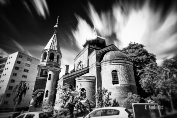 Schwarzweiß-Aufnahme an der Russischen Kirche in Stuttgart