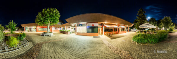 Rundumaufnahme bei Vollmond am Grabenzentrum in Gärtringen in einem 360 Grad Panorama