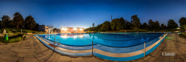 Rundumaufnahme bei Nacht am Freibad in Gärtringen in einem 360 Grad Panorama