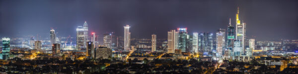 Frankfurt Skyline mit Blick von Sachsenhausen in Richtung Banken Distrikt