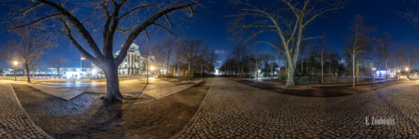 Irrgarten - 360 Grad Fotografie vor dem Reichstag in Berlin bei Nacht